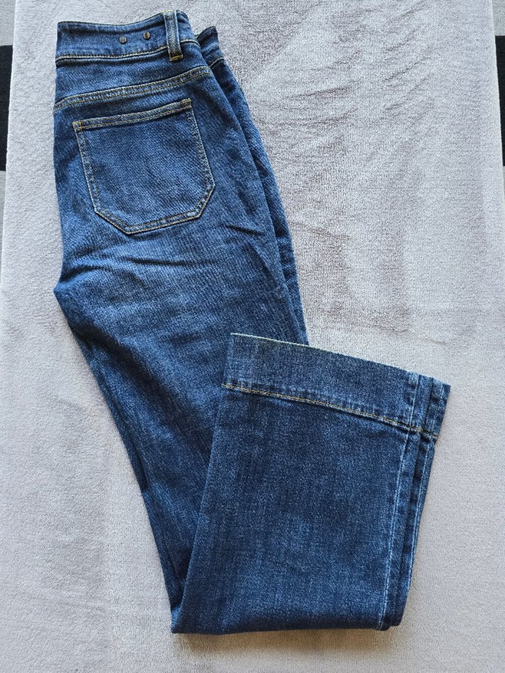 Cabi Patch Pocket Flare Jeans - Denim Blue - Women's Size 4